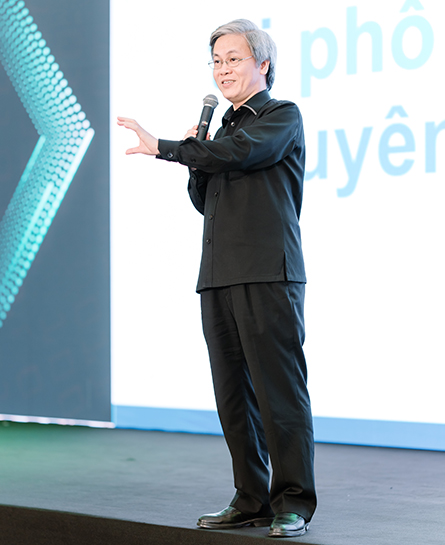 TS. Giản Tư Trung